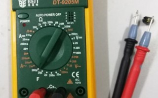 以下是一篇围绕“万用表如何测试电容”主题、融合多行业场景的高质量实操指南文章。